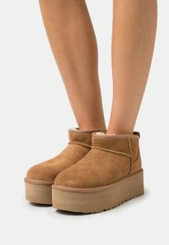 UGG CLASSIC ULTRA MINI PLATFORM - Platform Ankle Boots - Chestnut