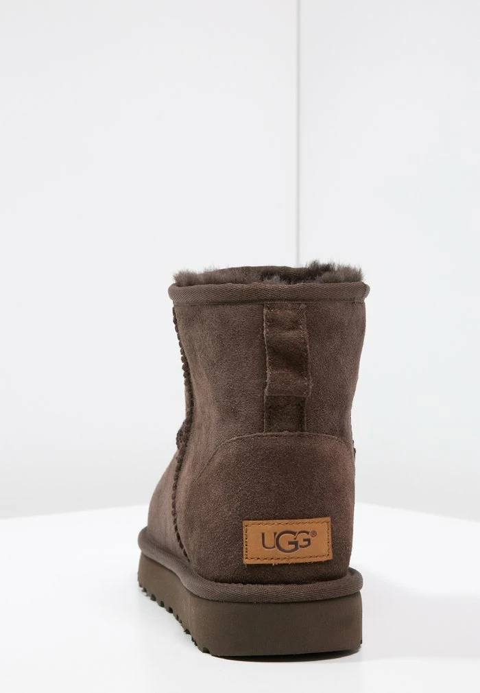UGG CLASSIC MINI - Classic Ankle Boots - Chocolate - Image 4