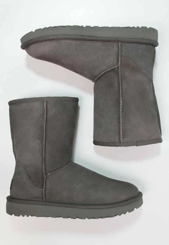UGG CLASSIC SHORT - Classic Ankle Boots - Grey - Image 3