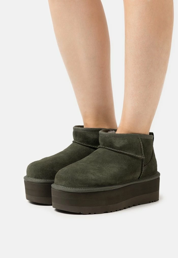 UGG CLASSIC ULTRA MINI PLATFORM - Platform Ankle Boots - Forest Night