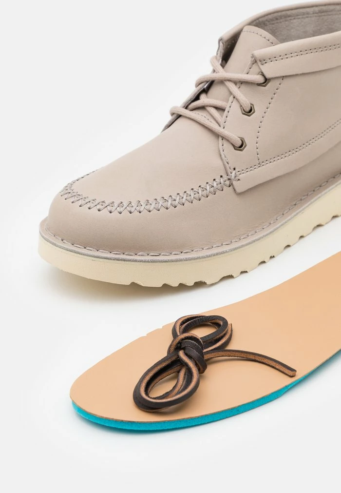 UGG CAMPOUT CHUKKA - Casual Lace-ups - Putty - Image 6