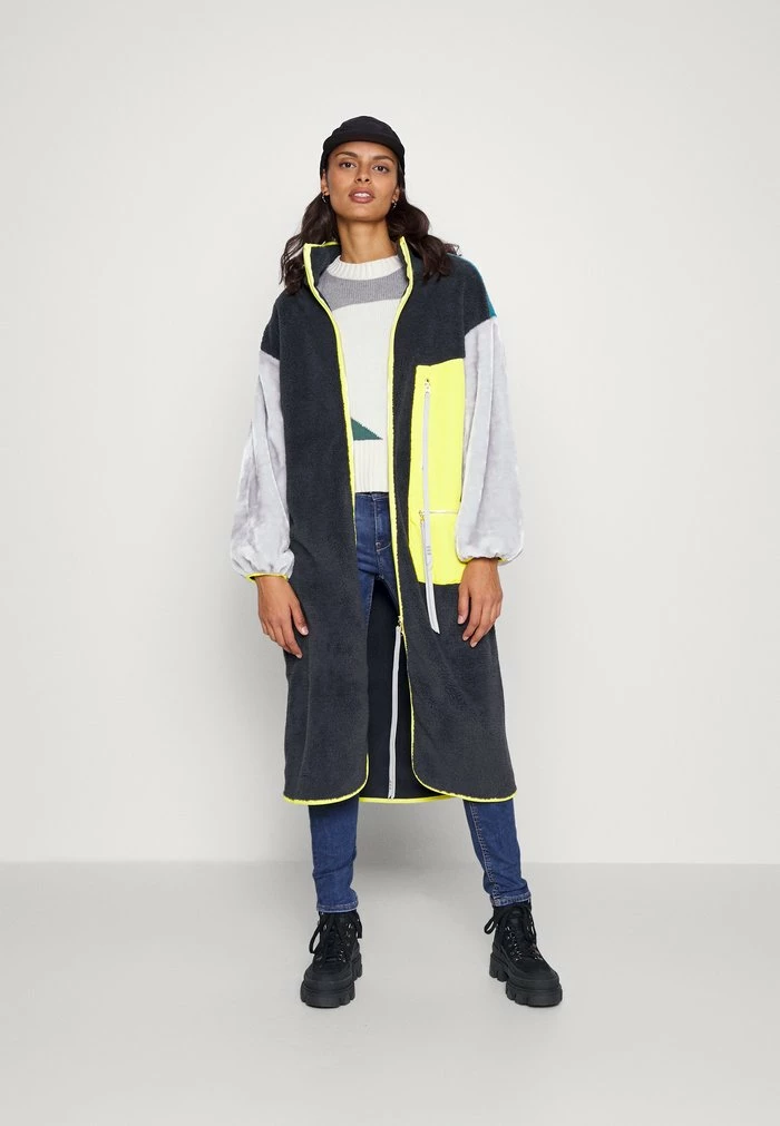 UGG MARLENE - Winter Jacket - Ink - Image 2