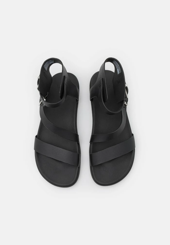 UGG SOLIVAN STRAP - Sandals - Black - Image 6