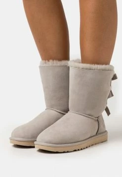 UGG BAILEY BOW - Classic Ankle Boots - Light Grey