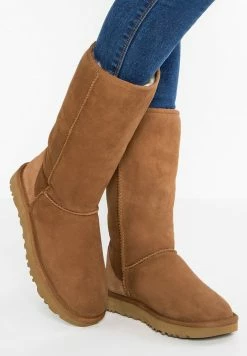 UGG CLASSIC II - Boots - Chestnut