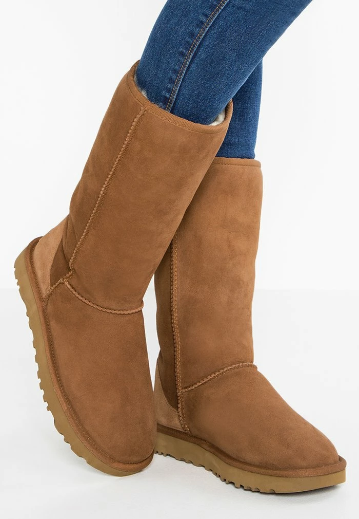 UGG CLASSIC II - Boots - Chestnut