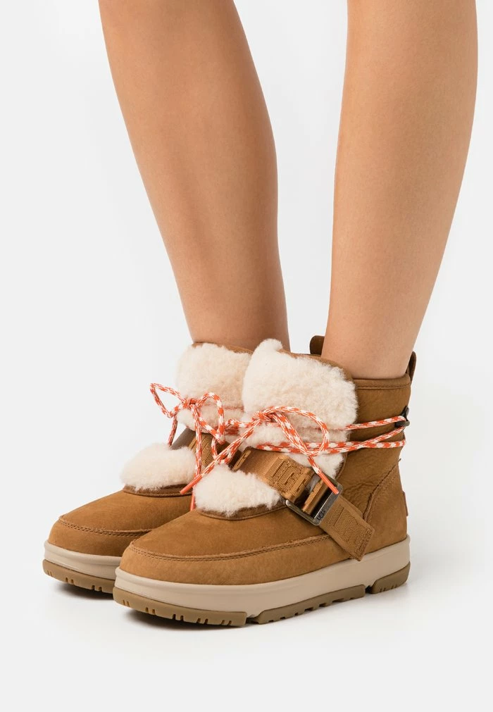 UGG Winter Boots - Chestnut