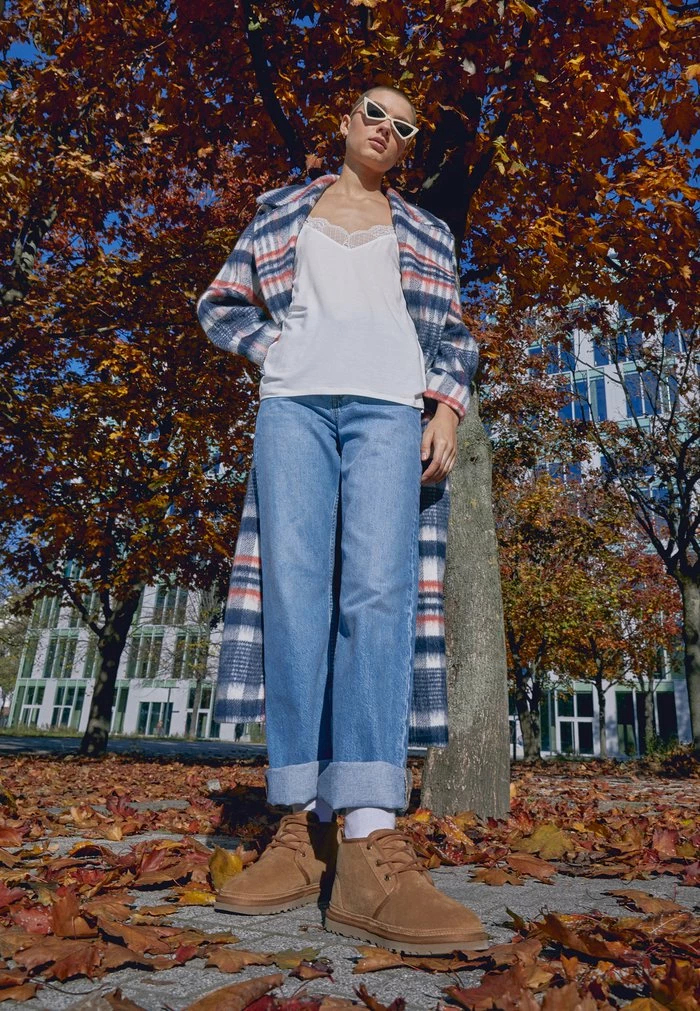 UGG NEUMEL - Ankle Boots - Chestnut - Image 2