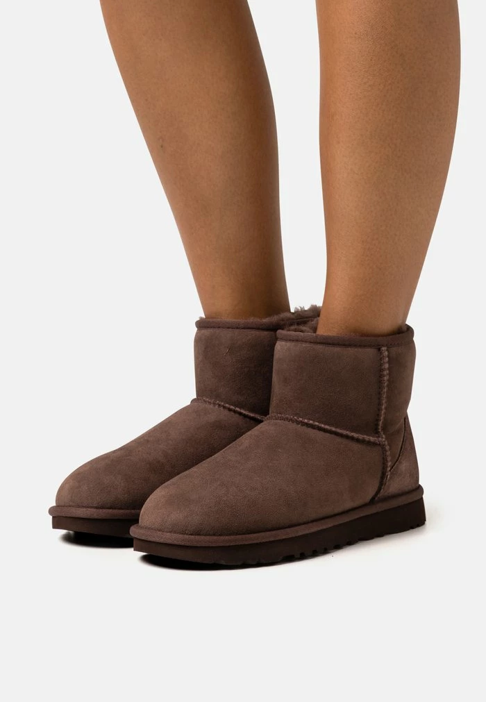 UGG CLASSIC MINI - Classic Ankle Boots - Burnt Cedar