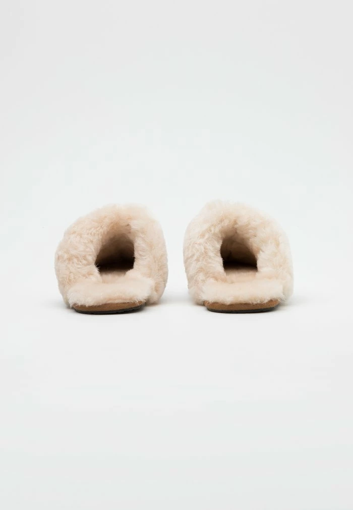 UGG SCUFFETTE - Slippers - Chestnut - Image 7