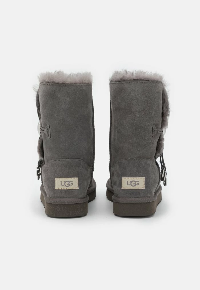 UGG BAILEY BUTTON CHARM - Classic Ankle Boots - Charcoal - Image 4