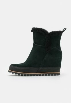 UGG MALVELLA - Wedge Ankle Boots - Black