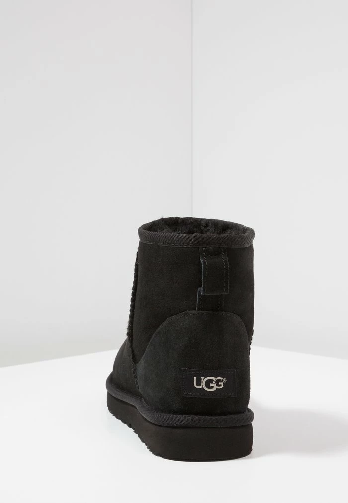 UGG CLASSIC MINI - Classic Ankle Boots - Black - Image 4