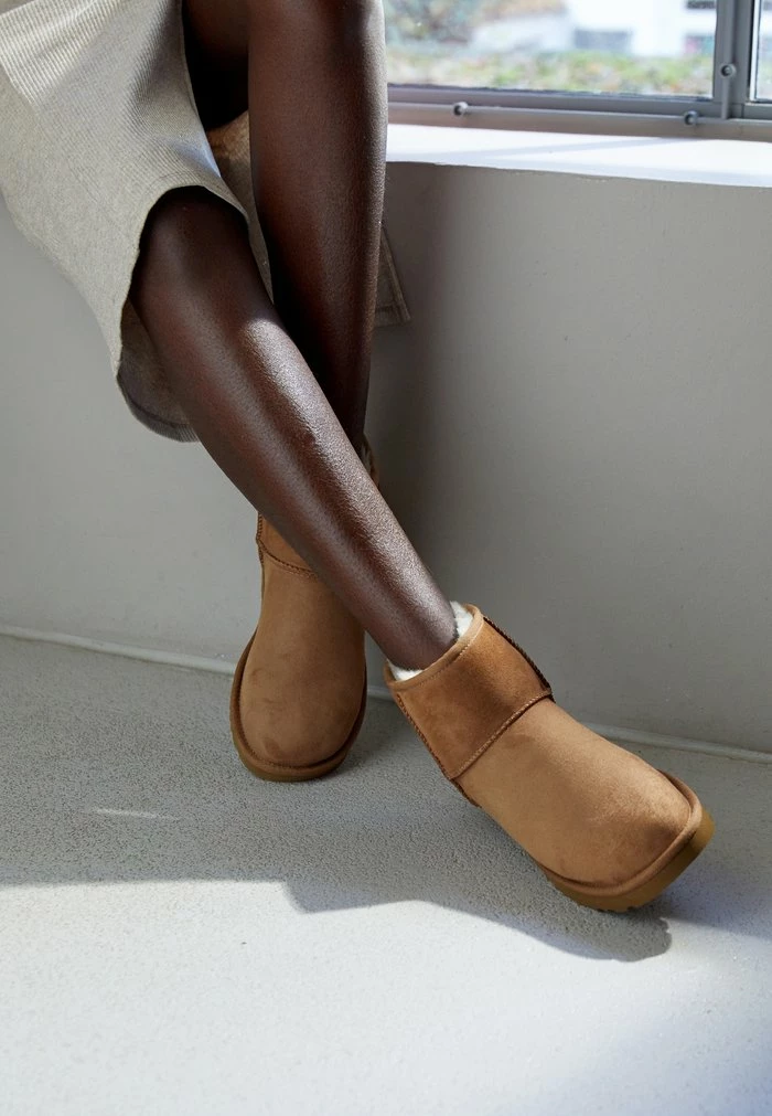 UGG CLASSIC MINI - Classic Ankle Boots - Chestnut - Image 4