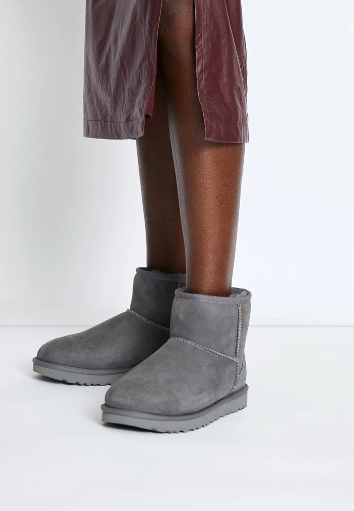 UGG CLASSIC MINI - Classic Ankle Boots - Grey
