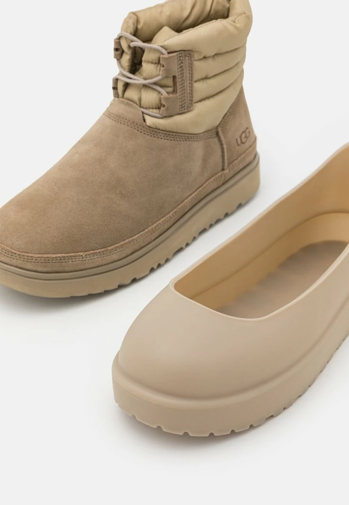 UGG CLASSIC MINI LACE UP WEATHER - Winter Boots - Dune - Image 6