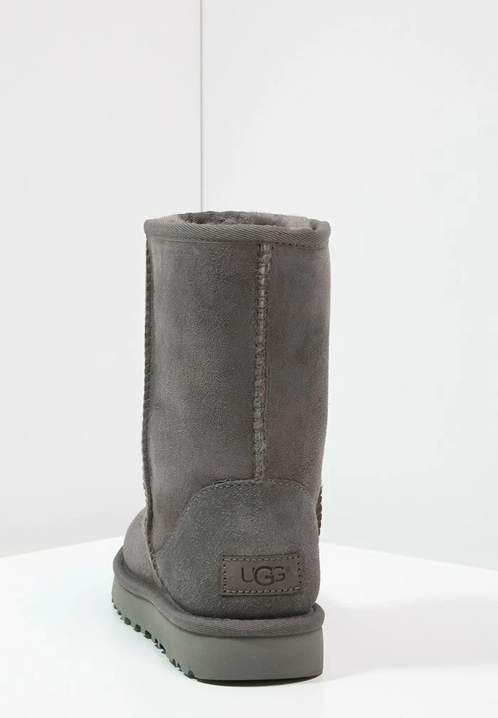 UGG CLASSIC SHORT - Classic Ankle Boots - Grey - Image 5