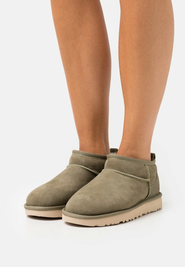UGG CLASSIC ULTRA MINI - Ankle Boots - Burnt Olive