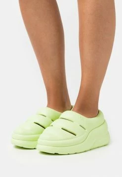 UGG SPORT YEAH - Slip-ons - Melon Green