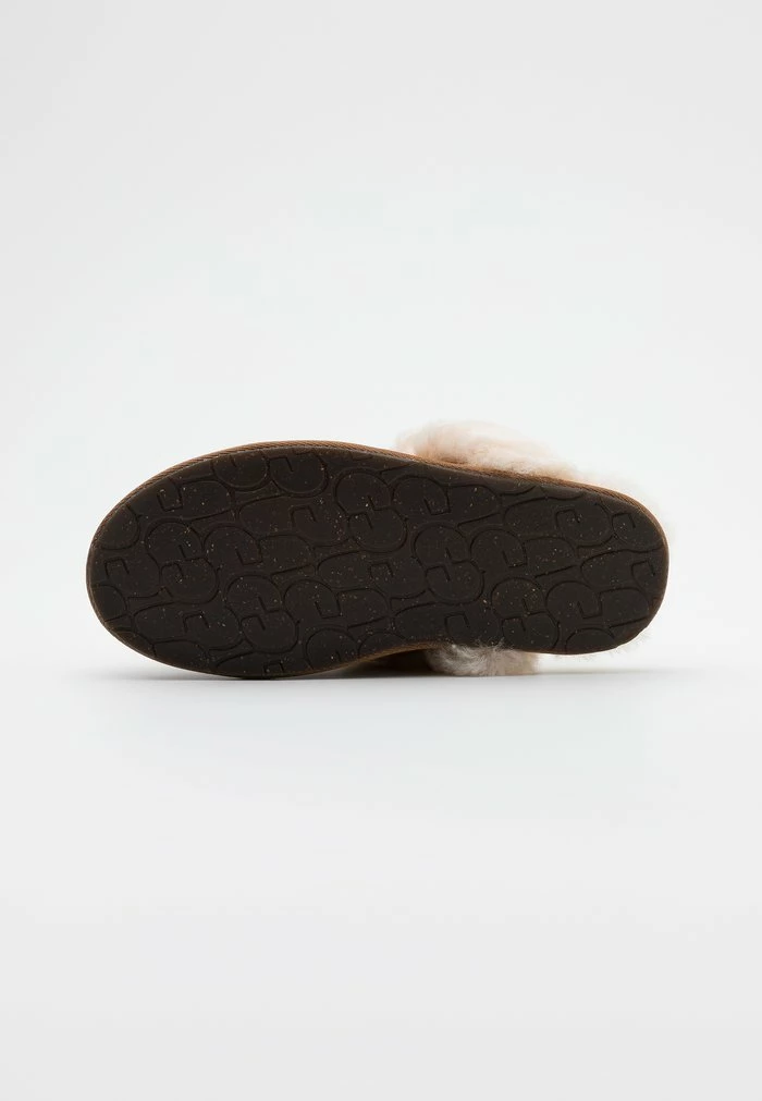 UGG SCUFFETTE - Slippers - Chestnut - Image 8