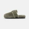 UGG FLUFF IT - Slippers - Burnt Olive