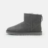 UGG CLASSIC MINI - Classic Ankle Boots - Dark Grey