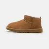 UGG CLASSIC ULTRA MINI - Classic Ankle Boots - Chestnut