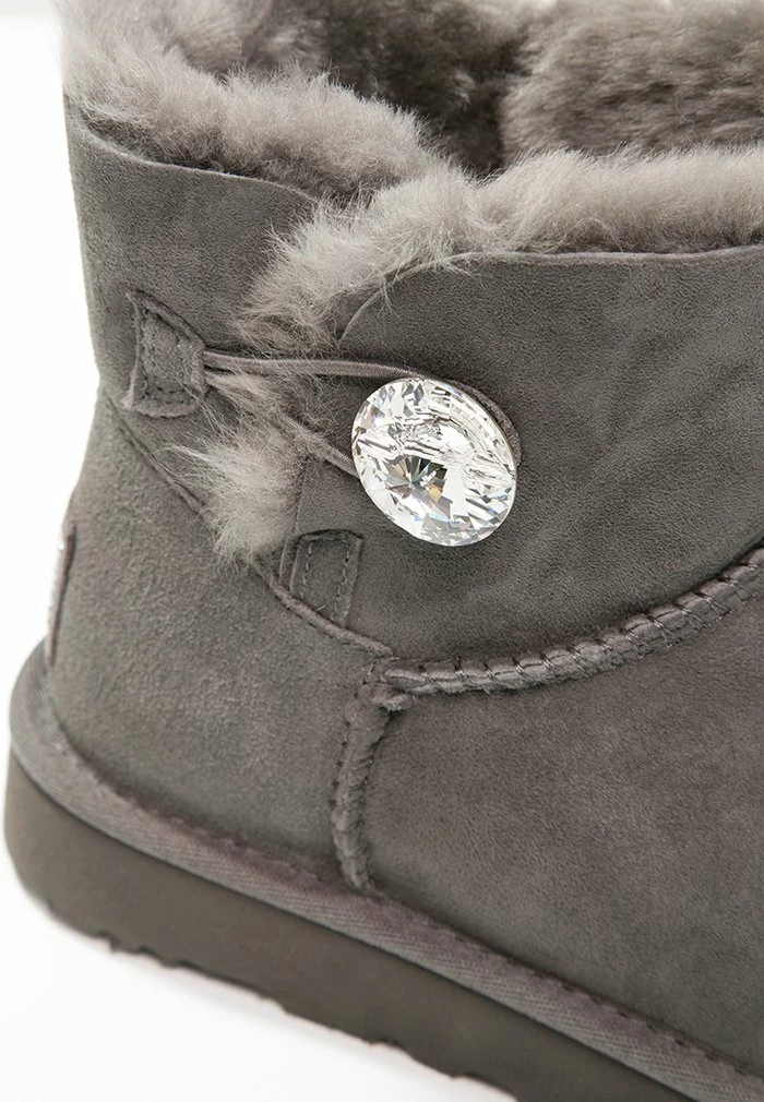 UGG MINI BAILEY BUTTON BLING - Classic Ankle Boots - Grey - Image 7