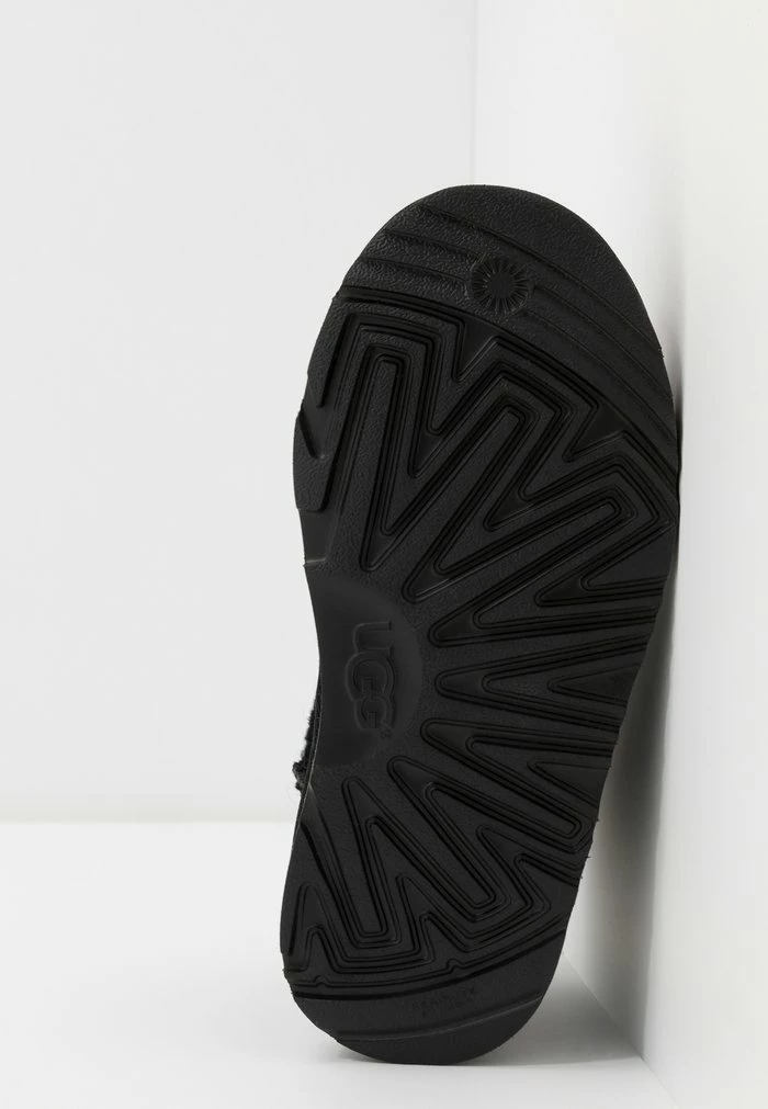 UGG CLASSIC MINI II - Classic Ankle Boots - Black - Image 5