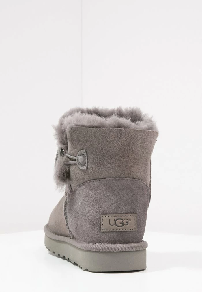 UGG MINI BAILEY BUTTON - Ankle Boots - Grey - Image 4