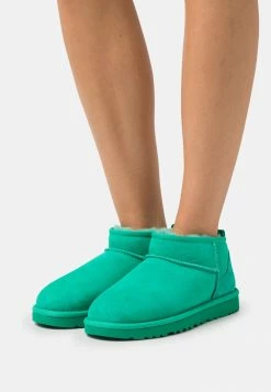 UGG CLASSIC ULTRA MINI - Ankle Boots - Emerald Green