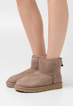 UGG CLASSIC MINI - Classic Ankle Boots - Caribou