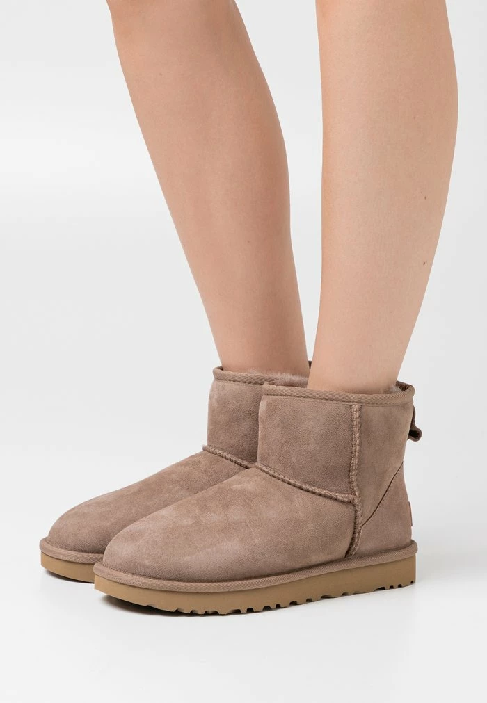UGG CLASSIC MINI - Classic Ankle Boots - Caribou
