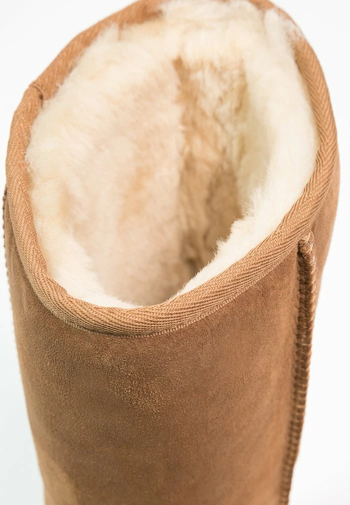 UGG CLASSIC II - Boots - Chestnut - Image 7