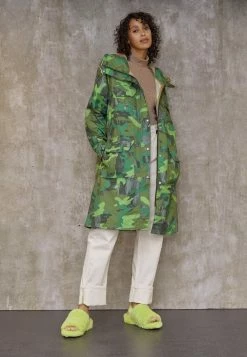 UGG FLUFF YEAH SLIDE - Platform Sandals - Key Lime